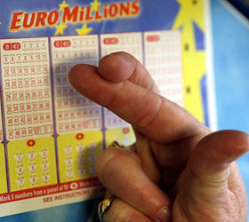 Объявлены имена победителей EuroMillions: ими стала семейная пара из Шотландии