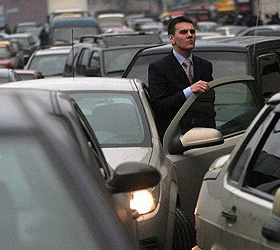 Петербуржцев заставят отказаться от личного транспорта