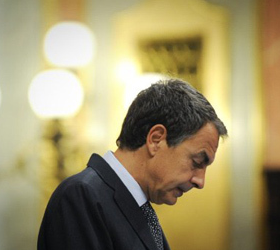 Испания меняет Конституцию из-за госдолга