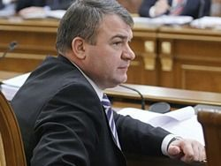 Сердюков о задаче армии быть профессиональной