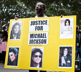 Завершился суд над врачом Майкла Джексона.