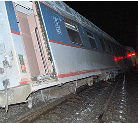 Под Тулой произошло столкновение пассажирского поезда с КамАЗом.