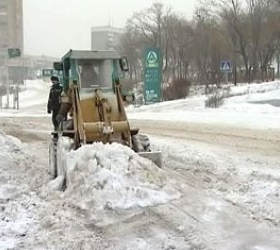 В Москве стреляли в водителя снегоуборщика.