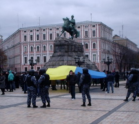 В украинской столице антифашисты напали на шествие.