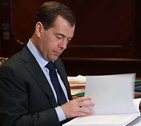 Медведевым был подписан закон о химической кастрации педофилов
