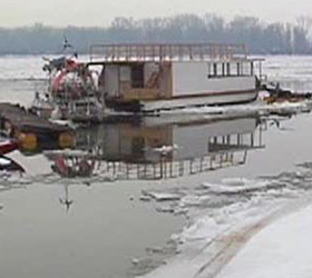 Плавучие льды на Дунае снесли более ста судов