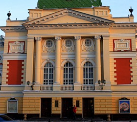 Пожар в театре Иркутска: 450 человек эвакуированы