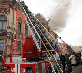 Пожар во дворце на Невском ликвидирован