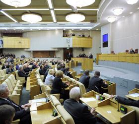 Депутаты «Единой России» призывают объединиться против революции