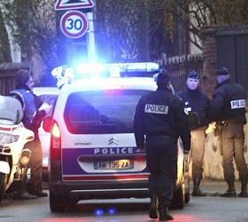 Французская полиция осаждает квартиру «тулузского террориста»