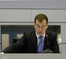 Медведев объявил об успешном завершении реформы армии