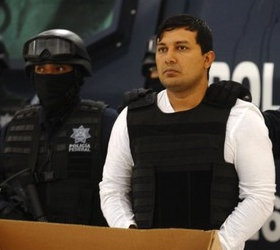 Преступники мексиканского наркокартеля устроили военные действия в городе