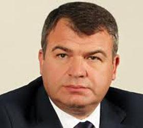 Министр Сердюков устал и уходит