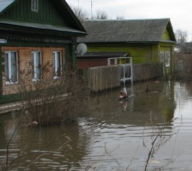 В Забайкалье сильнейшим ливнем разрушена подпорная стена школы