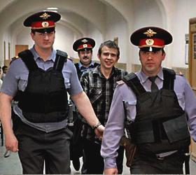 Болотное дело: двоих отпустили.