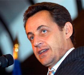 Банк готов выплатить Саркози по девяносто два евро за каждую секунду его выступления