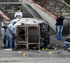 В Турции взорвался автобус с военными: погибли семь человек
