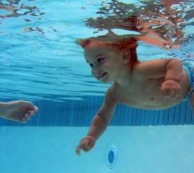 Плавание способно сделать ребенка умнее