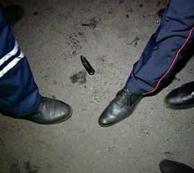 Московского полицейского неизвестный ранил ножом в шею