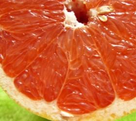 Употребление грейпфрутов во время приема лекарств может стать причиной смерти