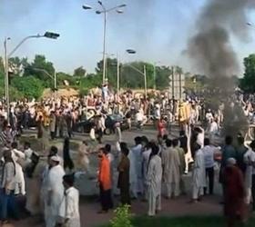В одной из Пакистанских провинций заживо сожгли путешественника