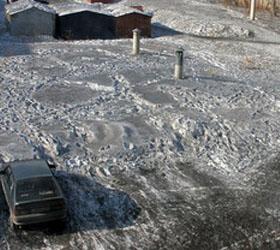 Второй раз за неделю в Омске выпал черный снег