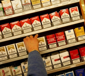 В Государственной думе запретят покупать алкоголь и сигареты