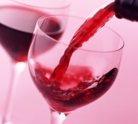 Ученые: выпитый в праздники алкоголь благоприятно влияет на организм