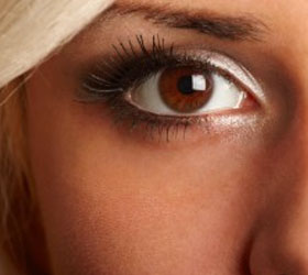 Ученые выяснили, что кареглазым людям доверяют больше