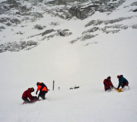 В Кузбассе под снежной лавиной погибли два сноубордиста-экстремала