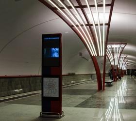 В Московском метро мужчина свалился на рельсы