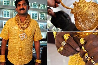 Житель Индии купил золотую рубашку за 250 000$
