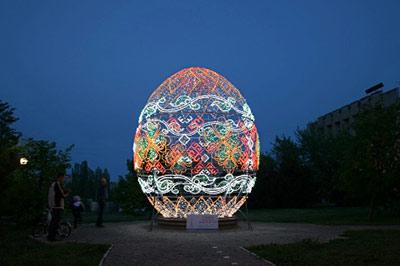 На Украине установлено самое большое пасхальное яйцо