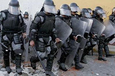 В Мехико полиция разогнала демонстрацию преподавателей