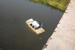 В пруду Подмосковья найдена машина с трупами