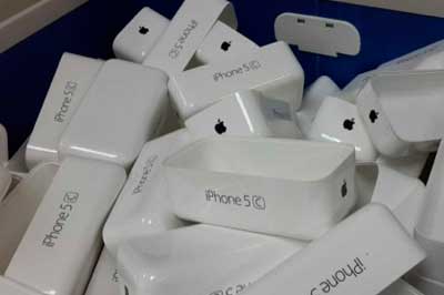 Компания Apple сокращает производство смартфонов iPhone 5С