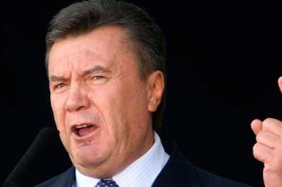 Военные украли стол Януковича в Крыму