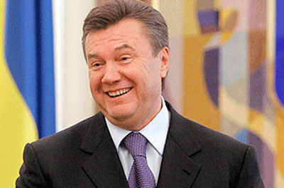 Военные украли стол Януковича в Крыму