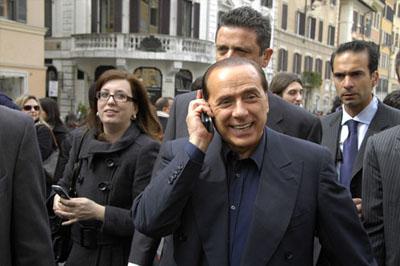 Сильвио Берлускони остался без рождественской ёлки