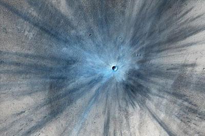 На Марсе сфотографировали свежий кратер