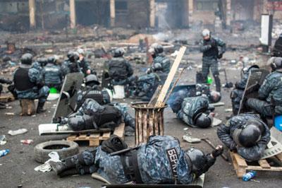 Минздрав – в борьбе силовиков и митингующих погибло 75 человек