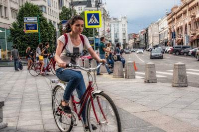 В Москве улучшать тротуары и создадут велосипедные дорожки