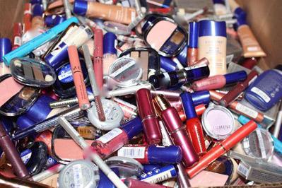 Женщины России ежедневно намазывают на себя около 500 опасных химикатов