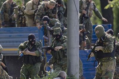 Бойцы народного ополчения заняли военную часть под Луганском