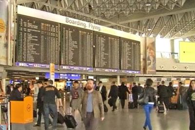 Во Франции бастуют авиадиспетчеры – сотни рейсов отменены