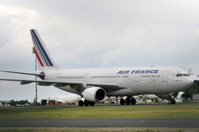 Во Франции бастуют авиадиспетчеры – сотни рейсов отменены