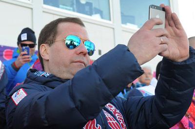 Хакеры рассказали о недостатках iPhone и назвали пароль Медведева