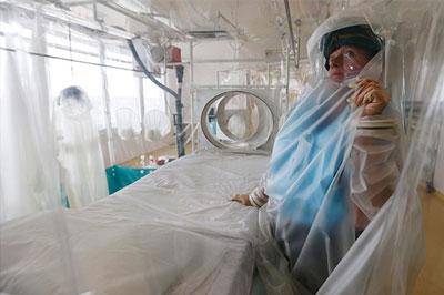 За два дня Эболой заболело еще 300 человек