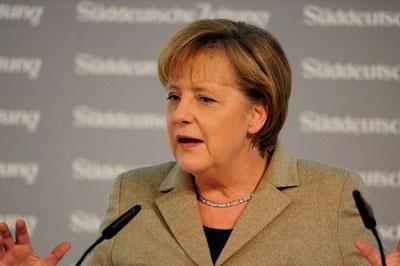 Меркель выступила против снятия с России санкций