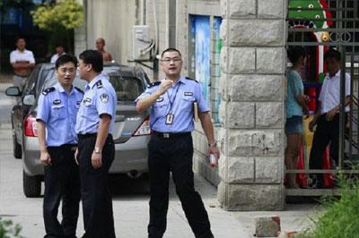 В Китае мужчина зарезал трех школьников и покончил с собой